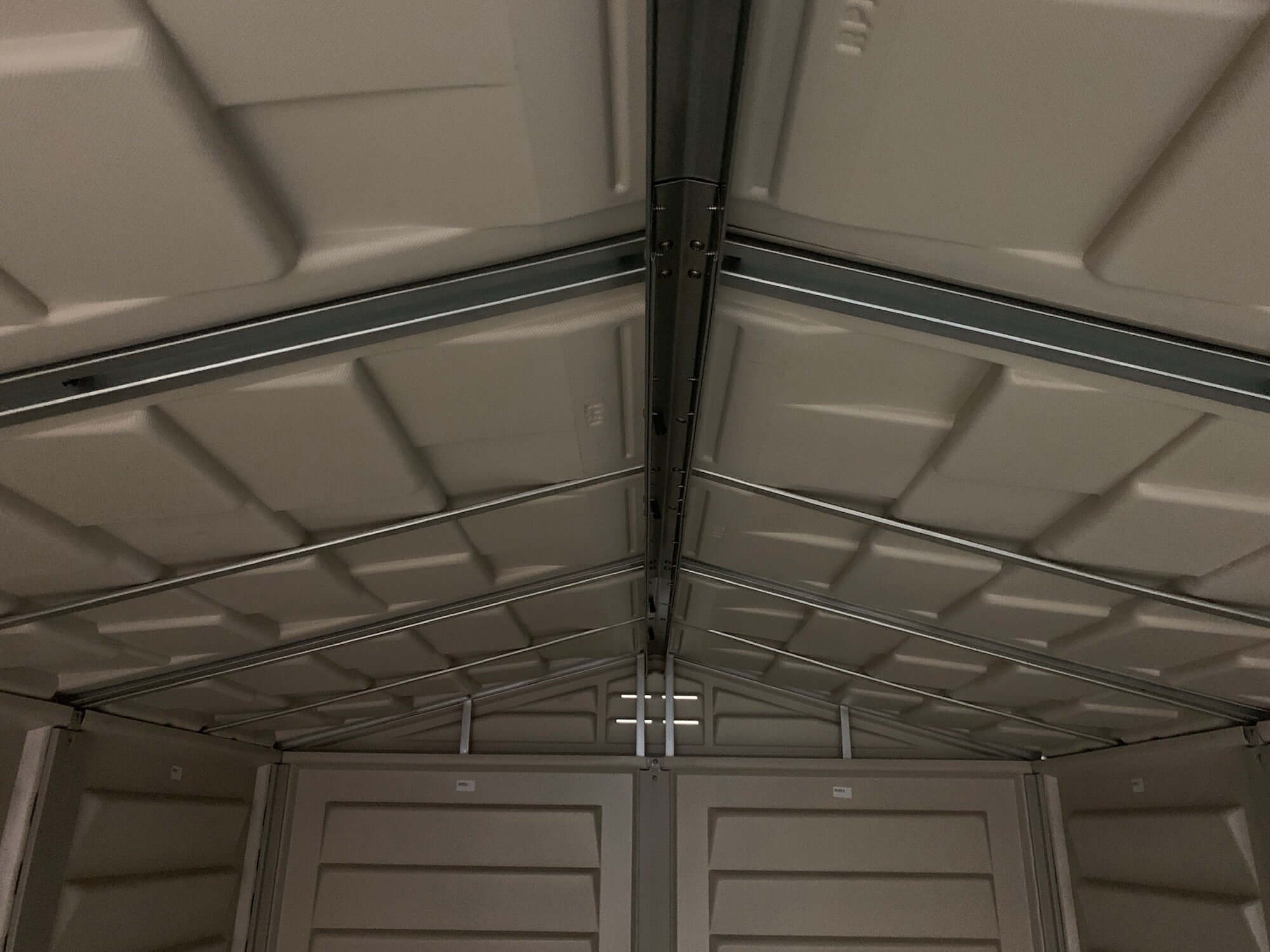 Duramax 5' x 8' YardMate Pent Plus w/floor 35825 interior ceiling seen from below
